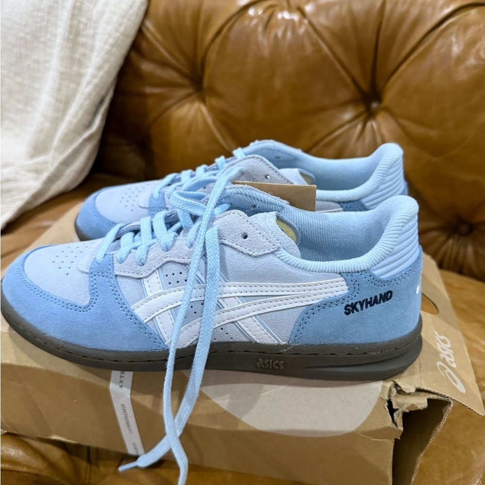 ASICS Skyhand OG/ Light Blue/White Sneakers NWT - Picture 6 of 9